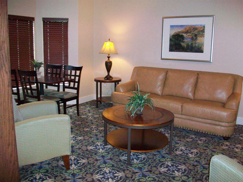 Staybridge Suites Mcallen By Ihg Room photo